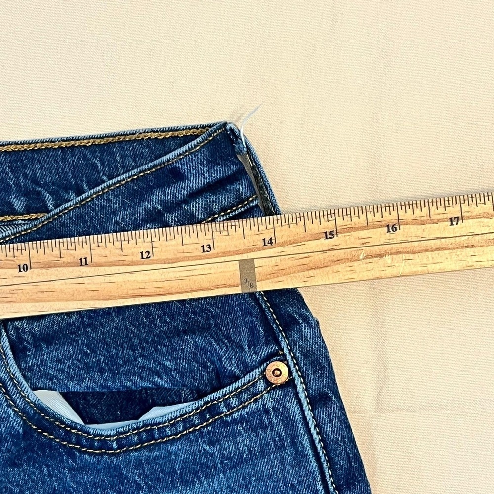 Levis 501 Original Fit Jeans Womens 27x30 Medium Wash Straight Leg Button Fly - Picture 10 of 11